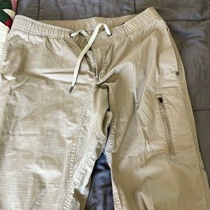 Vuori ripstop pants. Size medium (essentially 32x32). Great condition